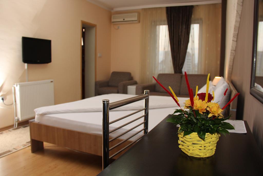 Garni Hotel Rile Men Ниш Номер фото
