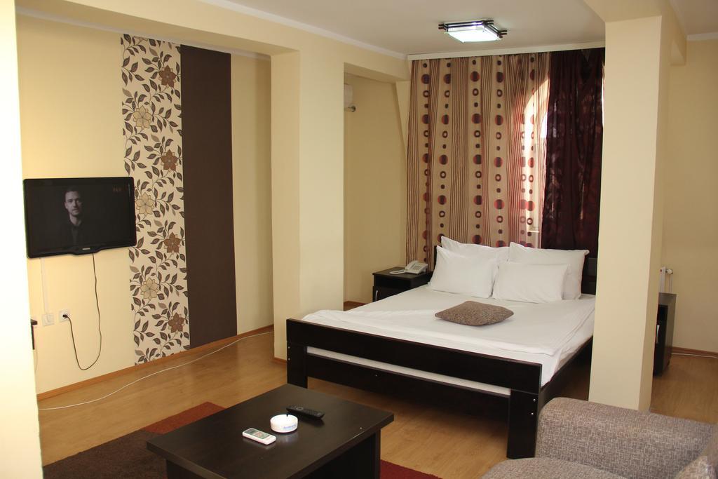 Garni Hotel Rile Men Ниш Номер фото