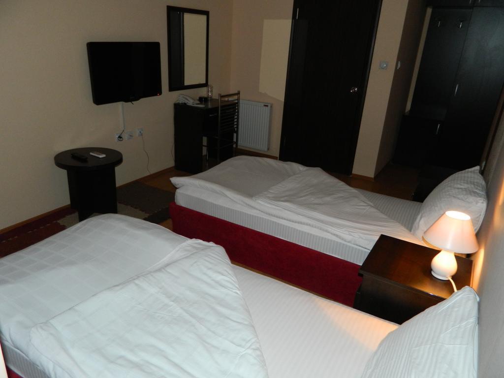 Garni Hotel Rile Men Ниш Номер фото