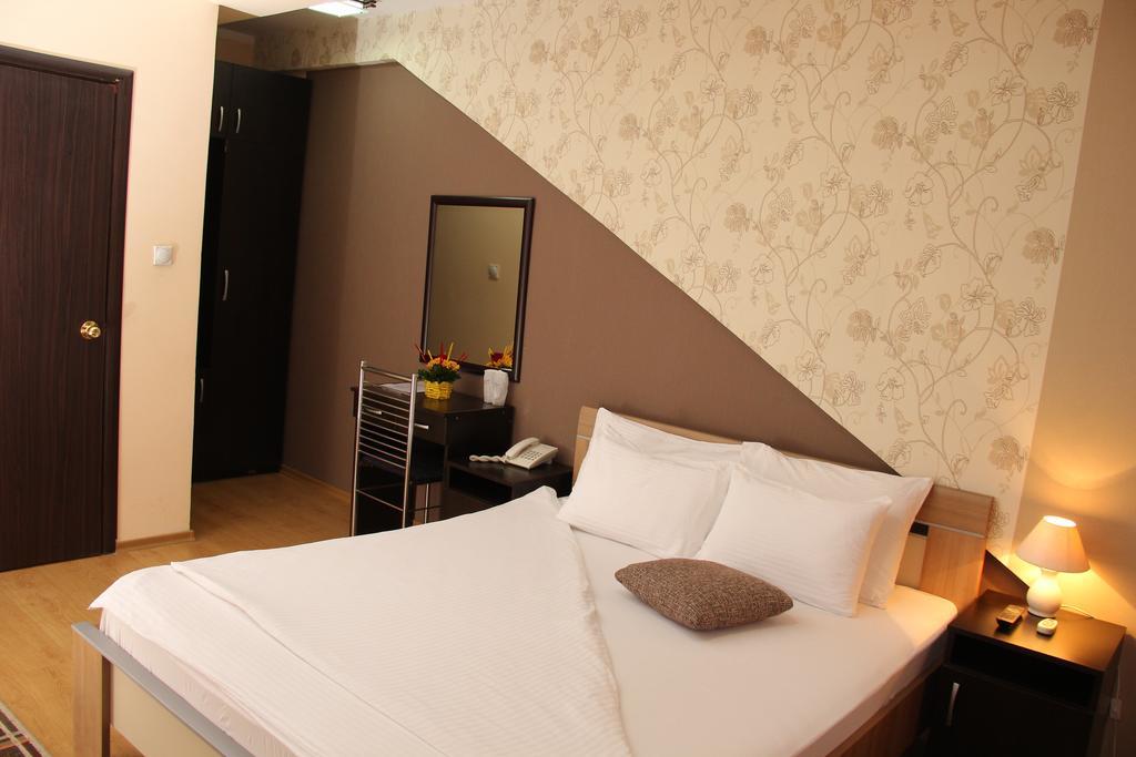 Garni Hotel Rile Men Ниш Номер фото