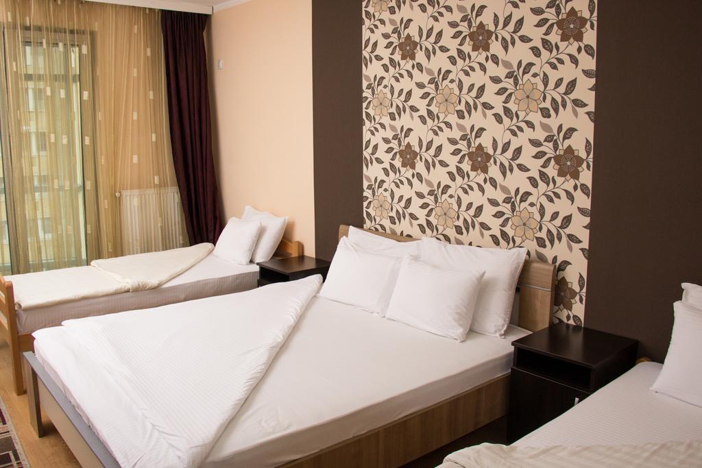 Garni Hotel Rile Men Ниш Номер фото