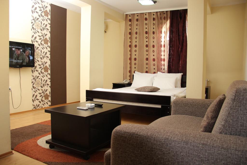 Garni Hotel Rile Men Ниш Номер фото