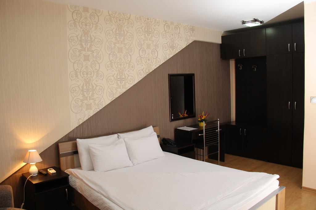 Garni Hotel Rile Men Ниш Номер фото