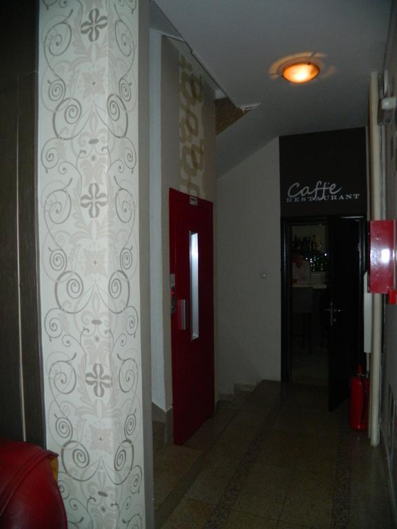 Garni Hotel Rile Men Ниш Экстерьер фото